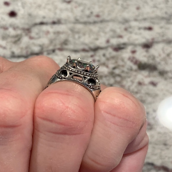 Unique ring - Picture 4 of 4